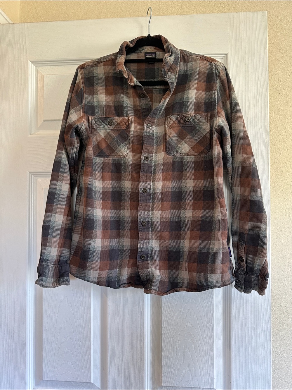 Patagonia kids Plaid Button-Down Shirt — Brown & Gray